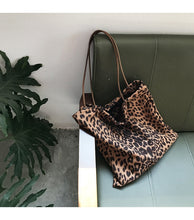 Load image into Gallery viewer, Suede Tote Leopard Print