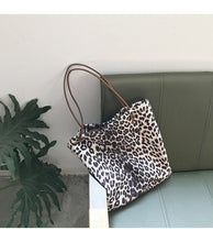 Load image into Gallery viewer, Suede Tote Leopard Print