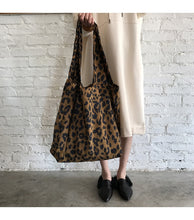 Load image into Gallery viewer, Leopard Pattern Shopper Bag