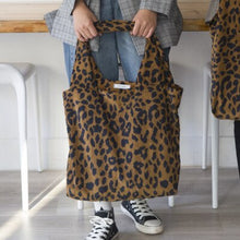 Load image into Gallery viewer, Leopard Pattern Shopper Bag