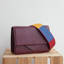 Load image into Gallery viewer, Leather shoulder bag