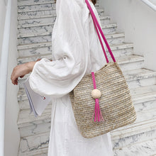 Load image into Gallery viewer, Straw Pink Tassel Hand Bags